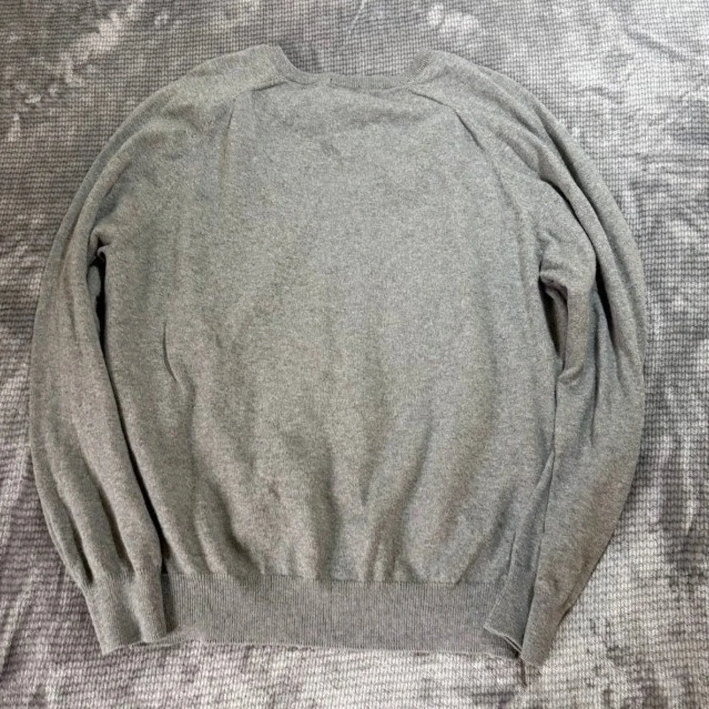 J. Crew Mens Heather Gray Cotton Cashmere V-Neck Sweater Large Long Sleeve Adult